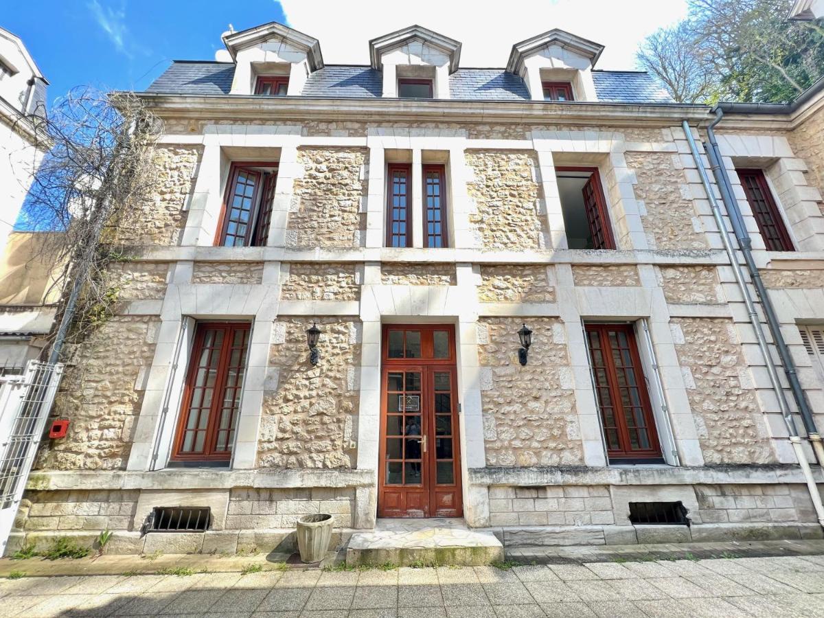 Apartamento Le Descartes, à 50m de la gare Fibre/TV connecté Poitiers Exterior foto